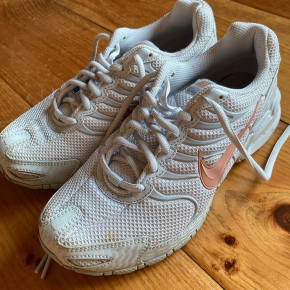 Women’s Nike Shoes - Picture 3 of 5